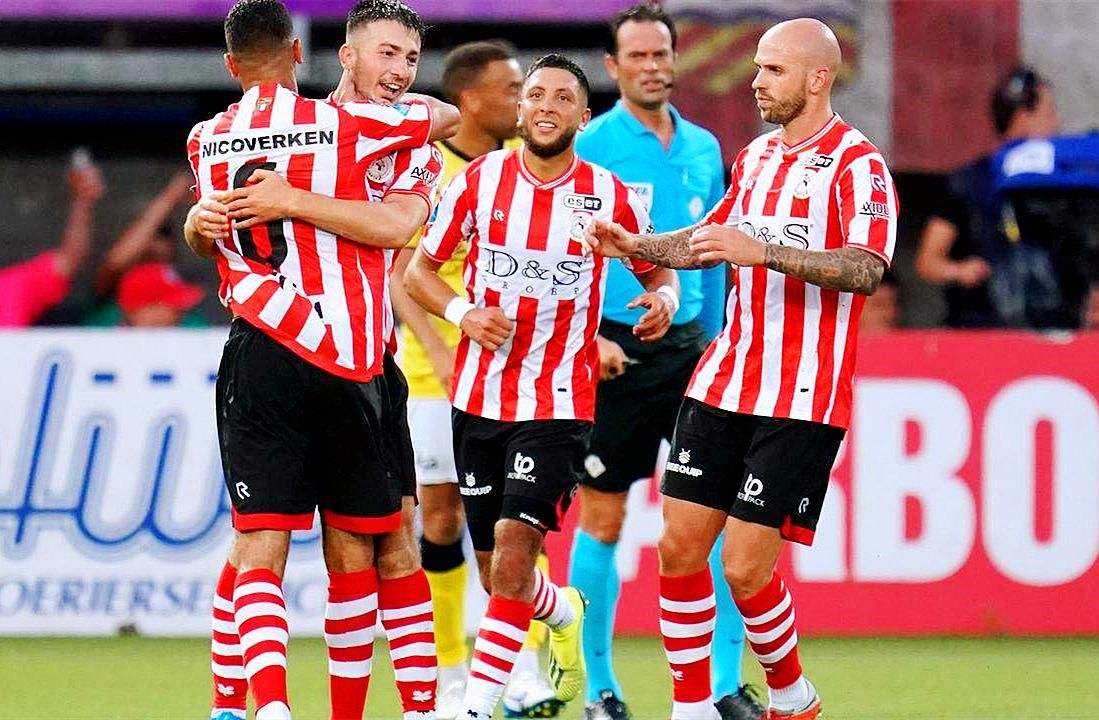 帮助她在关 帮助她在关