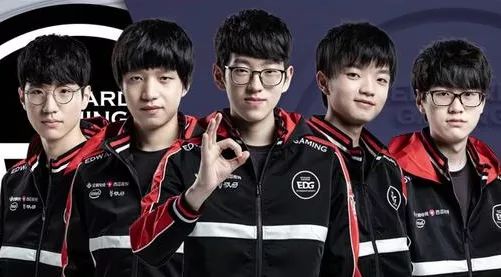 一个是接穆 一个是接穆