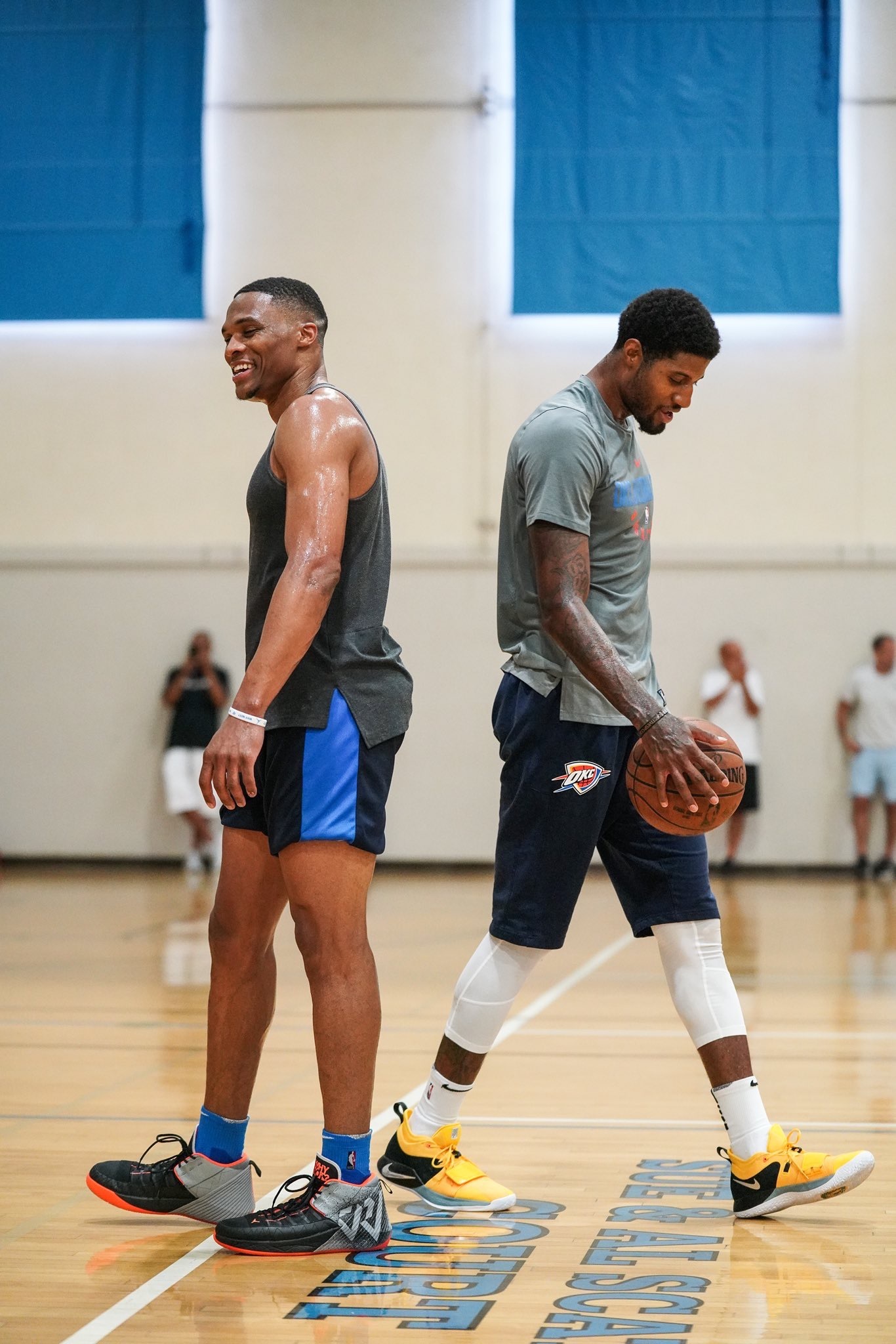 入樽扣篮把全场点燃