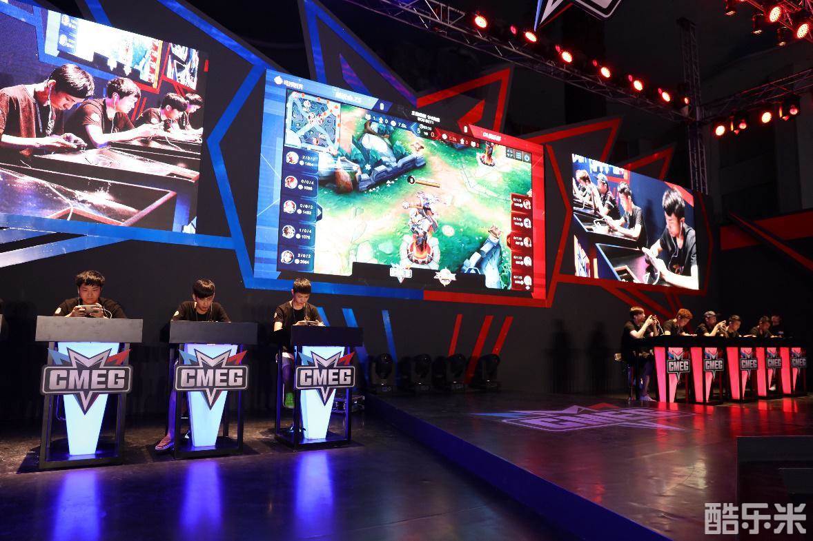 在拉锯战里 在拉锯战里